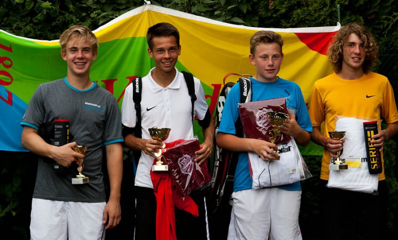 mU16_EliasKneip_LarsLittelmann_BastienPresuhn_SamBellersen