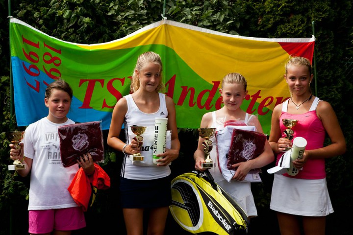 wU12-GinaGedeon-AnnalenaEggestein-LeonoraZimmermann-LeonieSchmidt