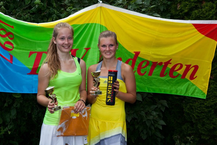 wU16-NR_MerleGibbs_KiraSchumann